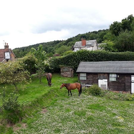 Vila Crockers Farm Dorking Exteriér fotografie